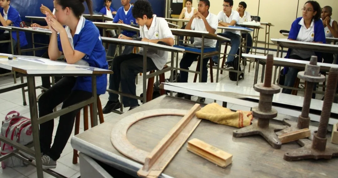 Faetec abre mais de 700 vagas estágio para ensino superior