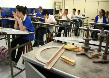 Faetec abre mais de 700 vagas estágio para ensino superior
