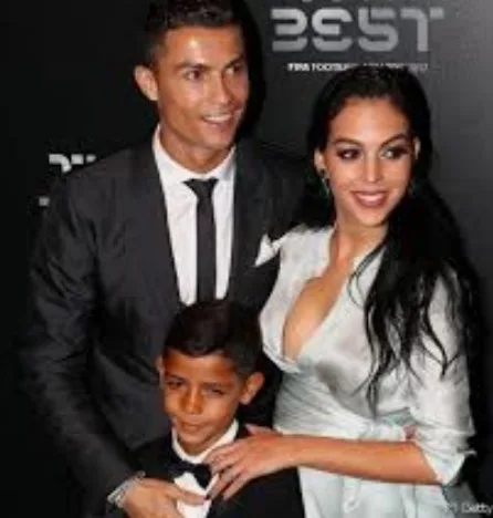 Cristiano Ronaldo desfalca United contra Liverpool após morte de filho