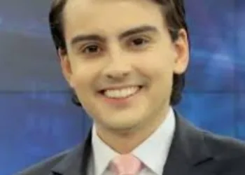 APRESENTADOR DO SBT É ACUSADO DE PEDIR FOTOS A MENOR DE IDADE
