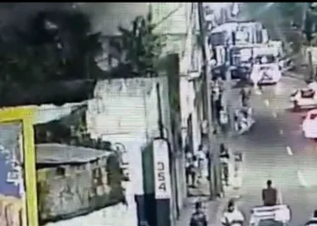Video mostra menina de 11 anos, que morreu sendo imprensada em poste por carro alegórico de escola no RJ