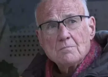 Aos 83 anos, padre deixa igreja e vira astro de filme pornô gay