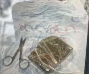 ADOLESCENTE GOLPEIA AMIGA COM TESOURADAS APÓS FESTA NA ZONA OESTE