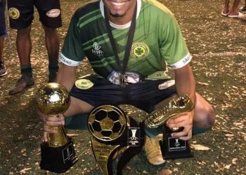 JOGADOR DE FUTEBOL É MORTO POR BANDIDOS NO RJ!!
