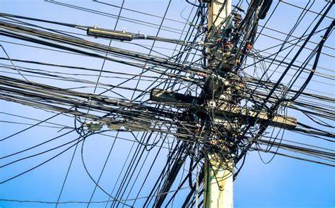 LIGHT EXECUTA AÇÃO CONTRA “GATO” DE LUZ NA ZONA OESTE DO RJ