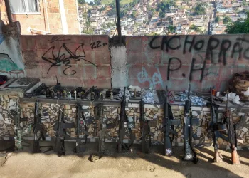 URGENTE: 11 BANDIDOS FORAM PRO INFERNO EM CONFRONTO COM A POLÍCIA NO RJ!! VEJA A ESCALAÇÃO!!