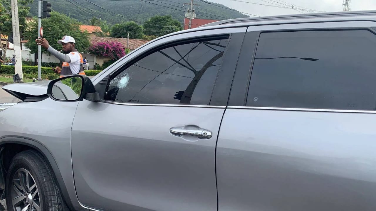 EX POLICIAL CIVIL É EXECUTADO COM VÁRIOS TIROS NO RJ