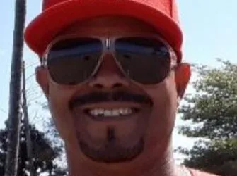 HOMEM MORRE BALEADO EM PONTO DE ÔNIBUS NO RJ