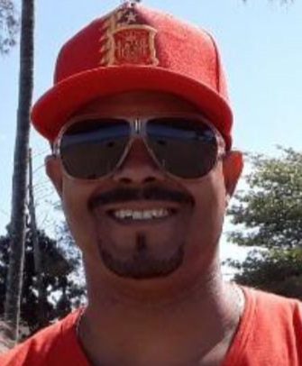HOMEM MORRE BALEADO EM PONTO DE ÔNIBUS NO RJ