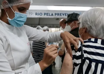 Campanha de vacinação contra a gripe e o sarampo segue na cidade até o dia 3 de junho