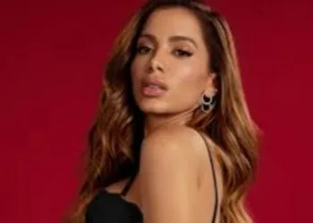 ANITTA FALA EM “FAZER UM EBÓ” PARA SE PROTEGER DE PASTORES EVANGÉLICOS!! ENTENDA
