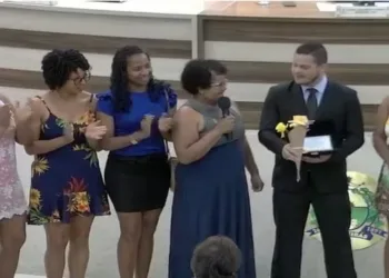 Vídeo: Mulher morre durante homenagem do Dia das Mães