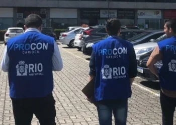 Procon Carioca notifica iFood e Zé Delivery por exigirem valor mínimo para pedidos