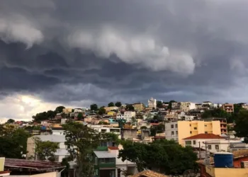 Alerta Rio prevê início de semana com pancada de chuva e chegada de frente fria à cidade