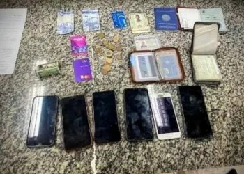 POLÍCIA PRENDE CRIMINOSOS QUE ROUBAVAM PASSAGEIROS EM ÔNIBUS NA ZONA OESTE NESTE DOMINGO!
