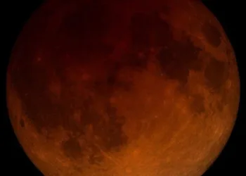 HOJE TERÁ O PRIMEIRO ECLIPSE LUNAR TOTAL