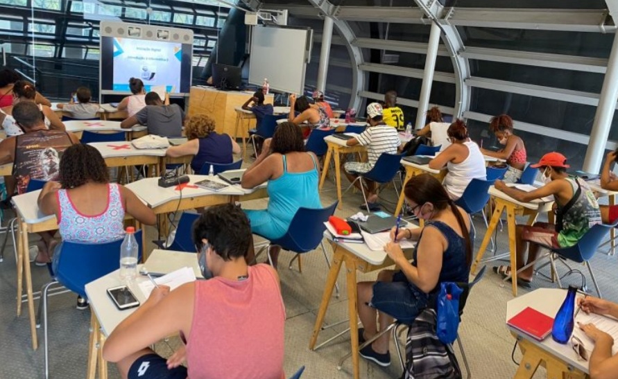 Naves do Conhecimento ainda oferecem três mil vagas para cursos gratuitos neste mês