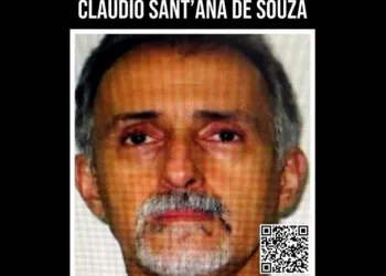 ( video) Polícia pede informações sobre homem que tentou atear fogo na ex-companheira