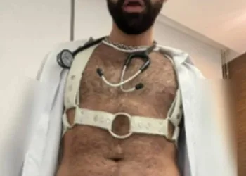( Video) Médico divulga sexo com pacientes dentro de consultório; CRM se pronuncia