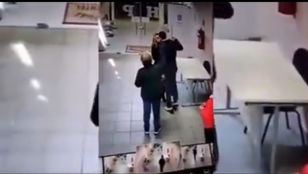 FIM DOS TEMPOS!! ALUNO AGRIDE DIRETORA DENTRO DE ESCOLA; VEJA O VÍDEO