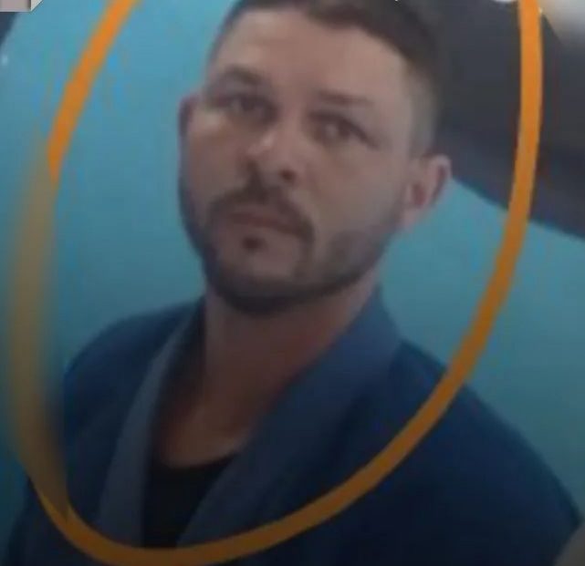 POLICIAL MILITAR É ASSASSINADO FAZENDO BICO NO RJ