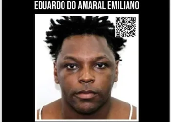 HOMEM QUE MATOU COMPANHEIRA A FACADAS NA ZONA OESTE É CONSIDERADO FORAGIDO DA POLÍCIA