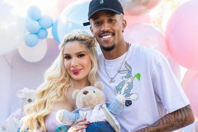 TITULAR DA SELEÇÃO BRASILEIRA TROCA ESPOSA GRÁVIDA POR BALADAS