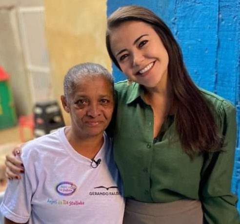 IDOSA QUE CHOROU NA TV, POR NÃO TER COMIDA, RECEBE AJUDA DE UMA REDE DE SOLIDARIEDADE.