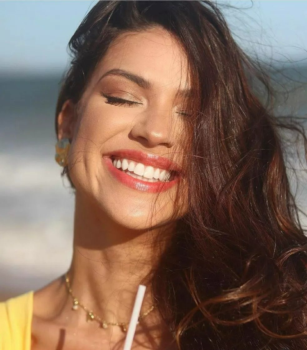 URGENTE!! EX-MISS BRASIL MORRE APÓS COMPLICAÇÕES EM CIRURGIA DE AMIGDALITE NO RJ