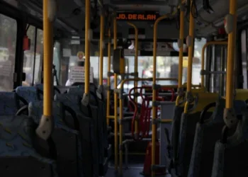 Onze linhas de ônibus voltam a operar na cidade do Rio no primeiro dia do acordo judicial