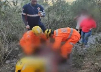 Menino de 13 anos sofre parada respiratória e morre em excursão