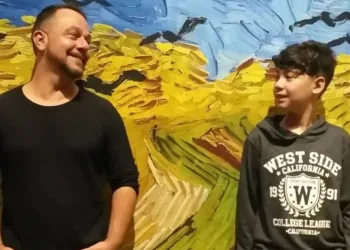 Homem adota filho de ex que morreu de câncer e emociona web: ‘Nasceu pra mim’