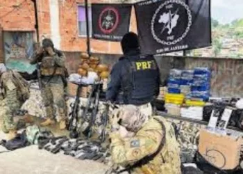 APÓS OPERAÇÃO NA VILA CRUZEIRO, JUSTIÇA SUSPENDE PARTICIPAÇÃO DA PRF EM OPERAÇÕES FORA DE ESTRADAS FEDERAIS.