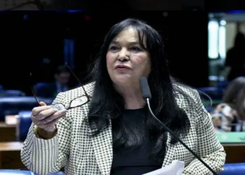 Senadora Quer Criminalizar Olhares Com “Conotação Sexual”