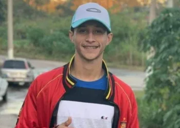 FILHO DE BRASILEIROS QUE MORAM NOS ESTADOS UNIDOS É ASSASSINADO NO BRASIL POR CAUSA DE UM BONÉ