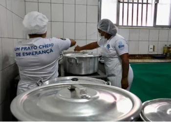 Prefeitura inaugura as duas primeiras cozinhas comunitárias do programa Prato Feito Carioca