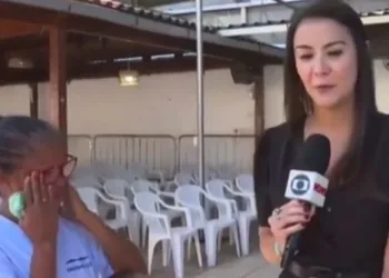 VIDEO: IDOSA CHORA AO VIVO AO DIZER QUE NÃO TEM O QUE COMER NO RIO E LEVA REPÓRTER AS LÁGRIMAS