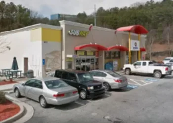 Homem se revolta com excesso de maionese no lanche e mata atendente de lanchonete