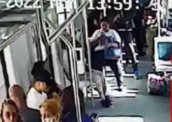 Vídeo mostra momento em que garçom é executado dentro de vagão de trem no Rio