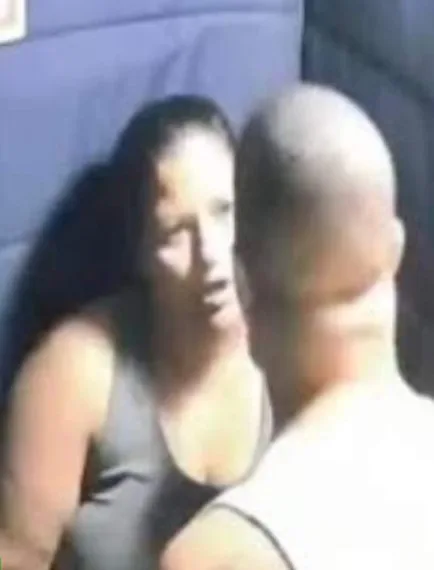 ( VIDEO) POLICIAL MILITAR AGRIDE EMPREGADA QUE SE ATRASOU PARA O TRABALHO NO RIO