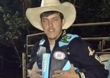 VÍDEO: PEÃO MORRE APÓS SER PISOTEADO POR BOI DURANTE RODEIO