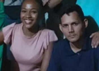 Homem tira a vida da namorada a facadas em seguida deixa carta de despedida.  Leia
