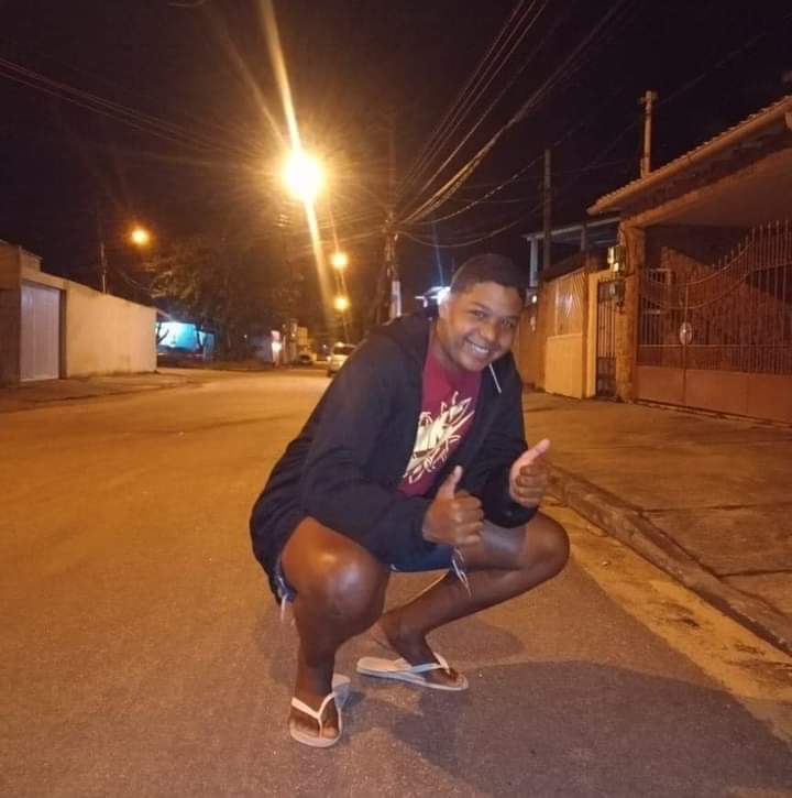 HOMENS MATAM E JOGAM O CORPO DE AMIGO NO RIO GUANDU