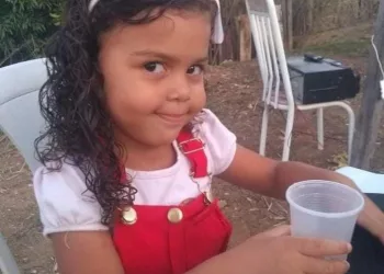 URGENTE!! MENINA DE 5 ANOS É BALEADA NUMA COMUNIDADE EM ITAGUAÍ!!