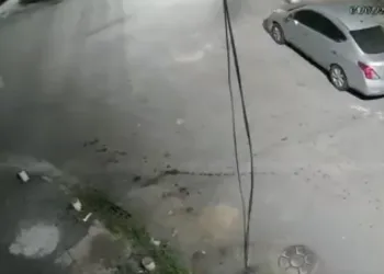 ( video) Policial é baleado e perde um dedo em assalto na Zona Oeste do Rio