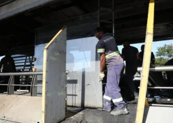 Atualizando: Prefeitura monta operação especial para atender a população após incêndio na estação Mato Alto do BRT