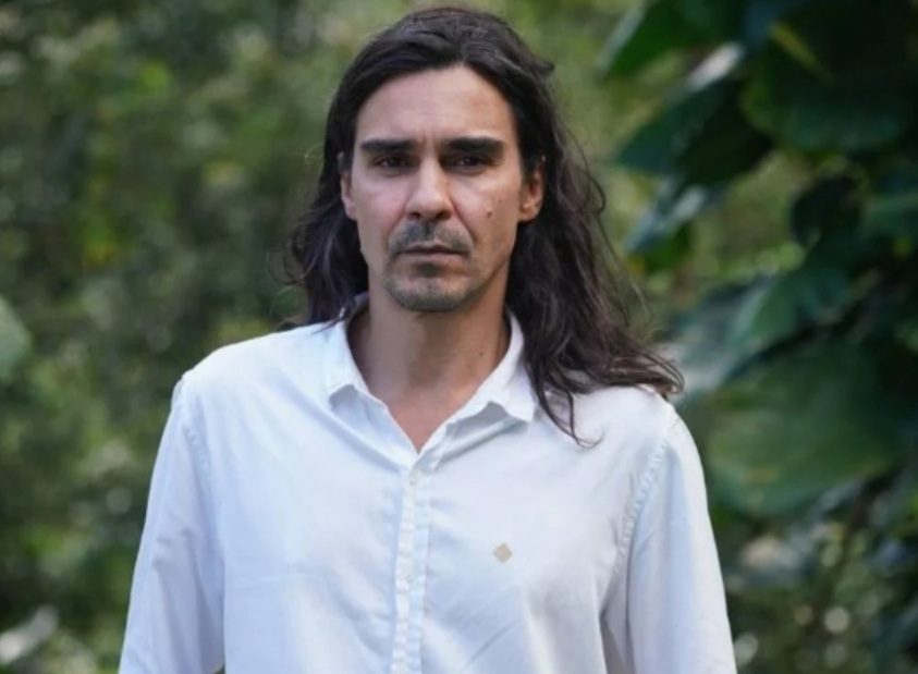 Ator é preso no RJ e horas depois liberado com tornozeleira eletrônica