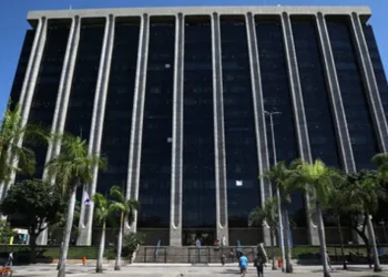 Prefeitura paga a primeira parcela de restos a pagar a fornecedores que não recebiam desde 2017