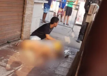Jovem é morta a tiros na Baixada Fluminense