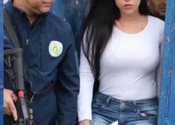 MONIQUE MEDEIROS DEIXA A CADEIA NO RIO